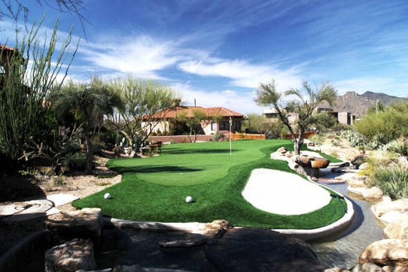 Charlotte backyard putting green